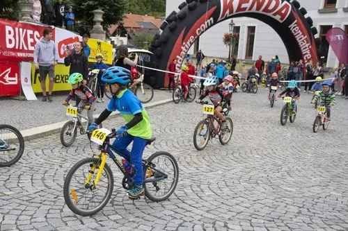 Jsme generálním partnerem náměšťského cyklomaratonu, který si užili nejen závodníci, ale celé rodiny, pro které byl připravený bohatý program včetně závodu pro ty nejmenší.